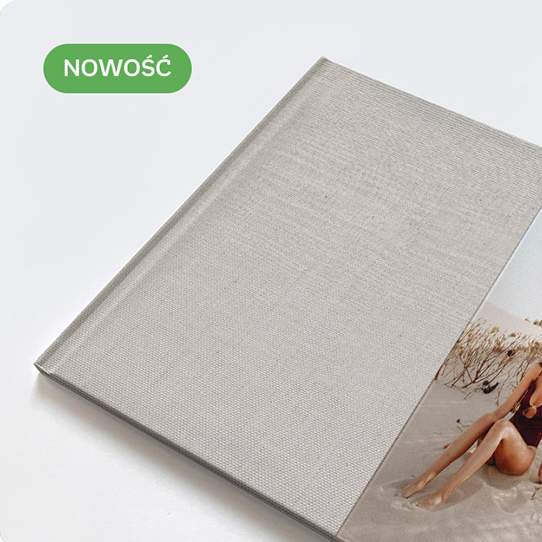 textil fotókönyv négyzet alakú ablakkal